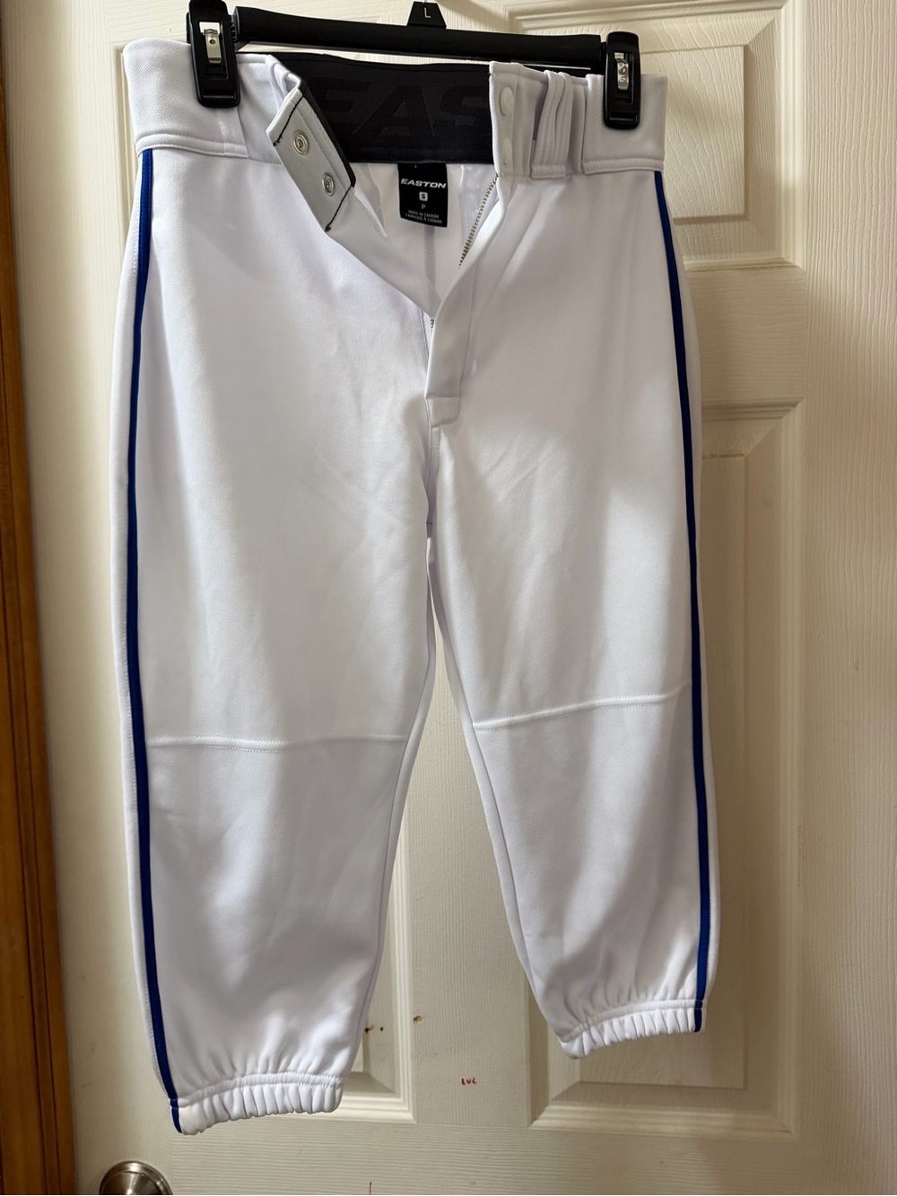 Easton White Baseball knickers with Blue Side Piping Men’s small